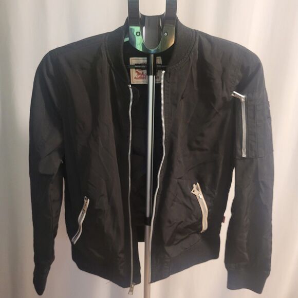 Black Levi's Bomber-Style Windbreaker with Utility Detailing - Picture 3 of 11